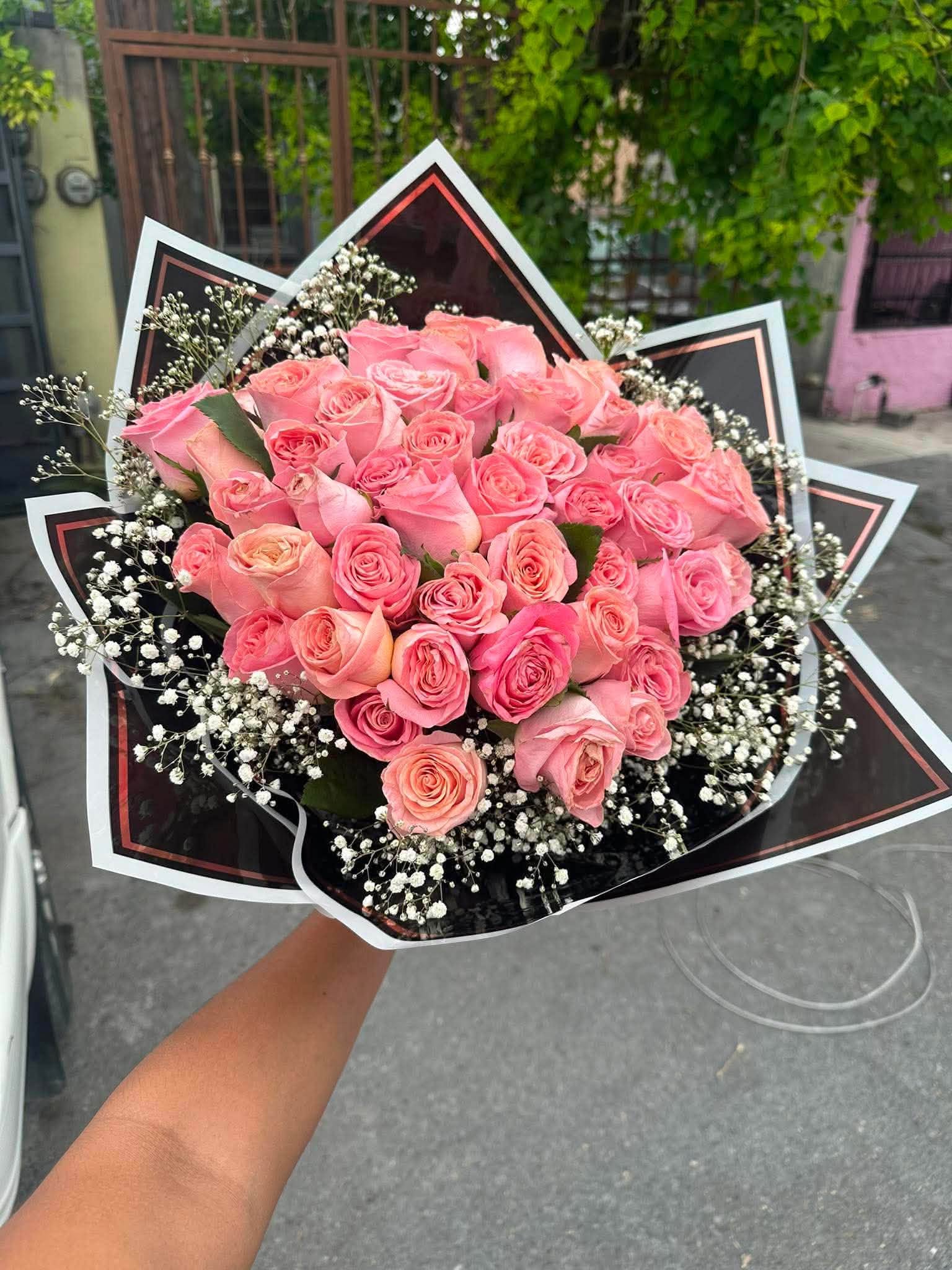 Detalle de un arreglo real preparado por Flores Para Ti